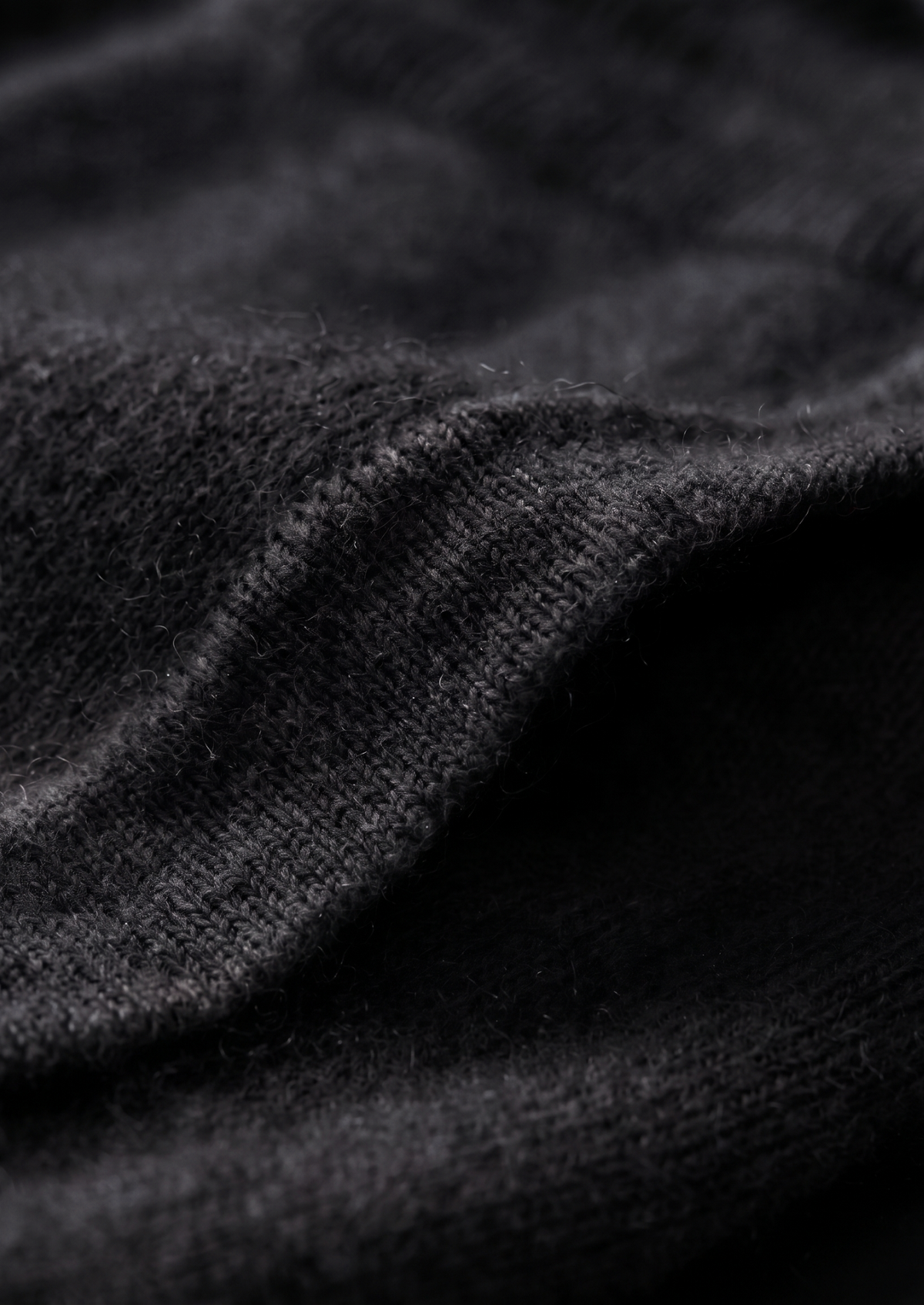 Pure Extra-Fine Merino Wool Black Luzzo Set