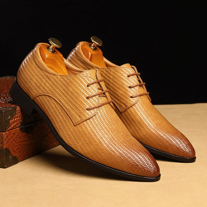 Men's Fashion Embossed Pointed Toe Faux Leather Shoes