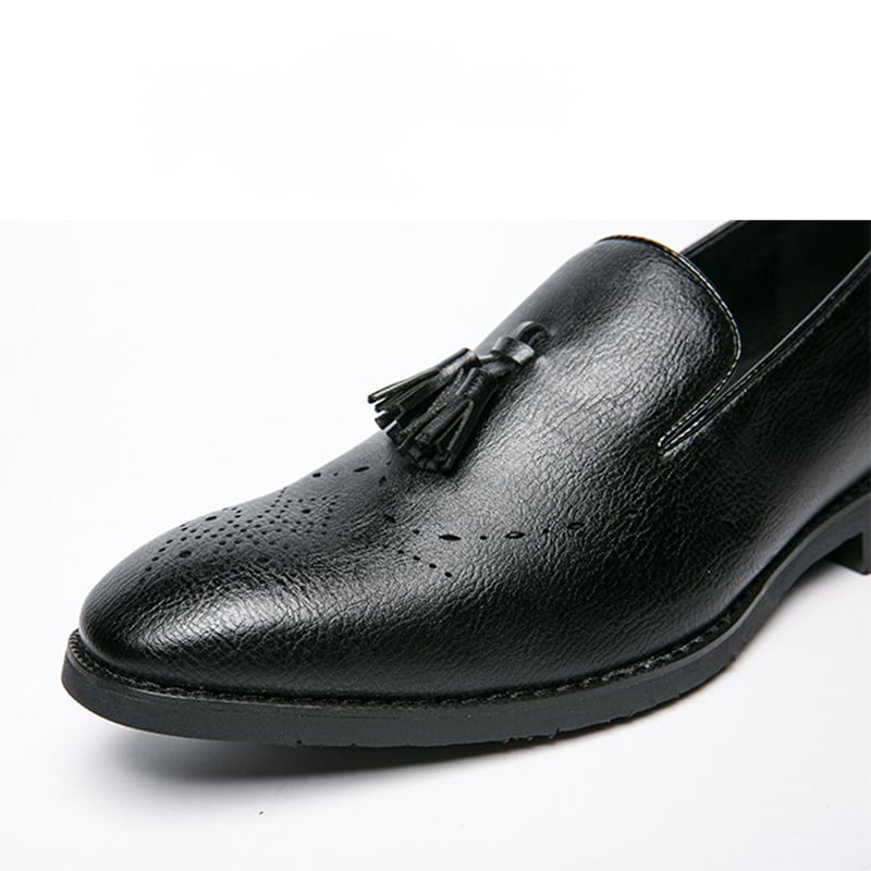 Retro Casual British Carved Tassel Leather Shoes