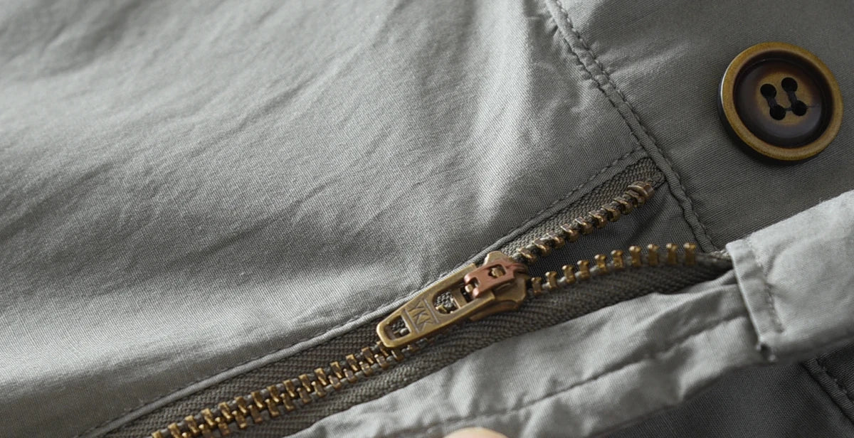 American retro fit-elastic pants