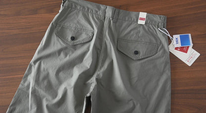 American retro fit-elastic pants