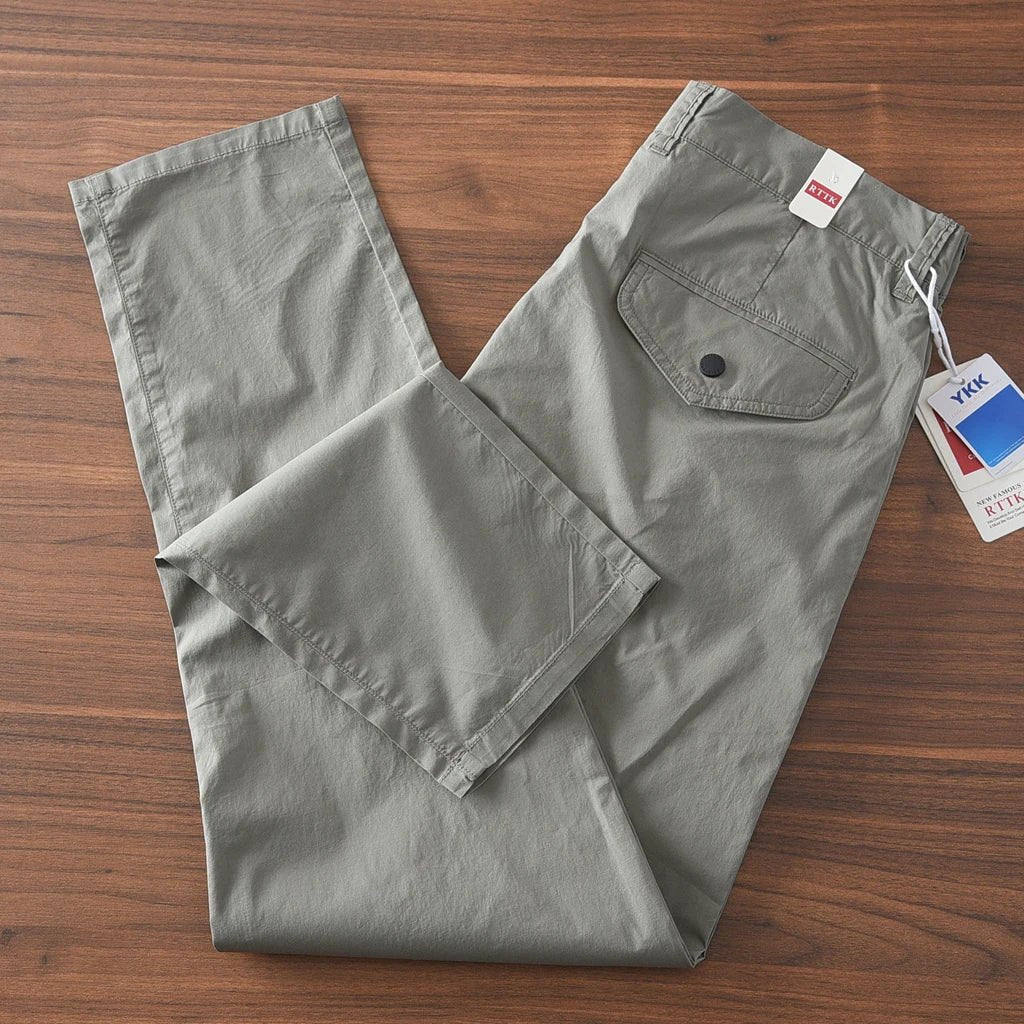 American retro fit-elastic pants