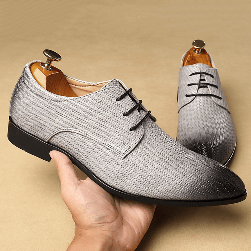 Men's Fashion Embossed Pointed Toe Faux Leather Shoes