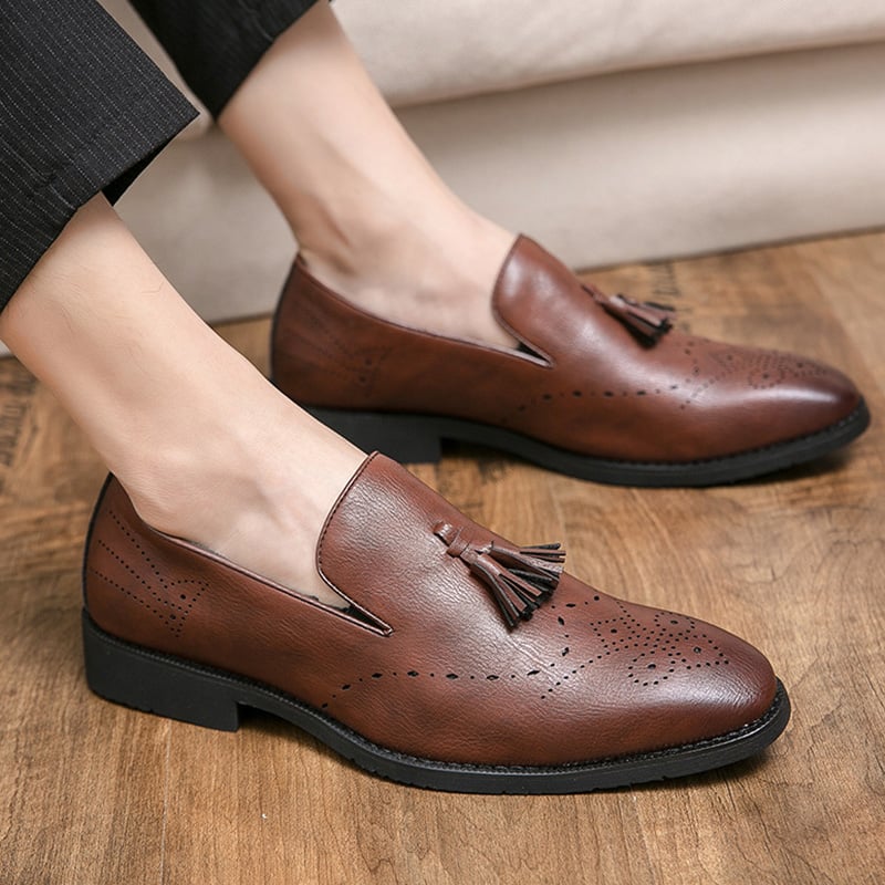 Retro Casual British Carved Tassel Leather Shoes