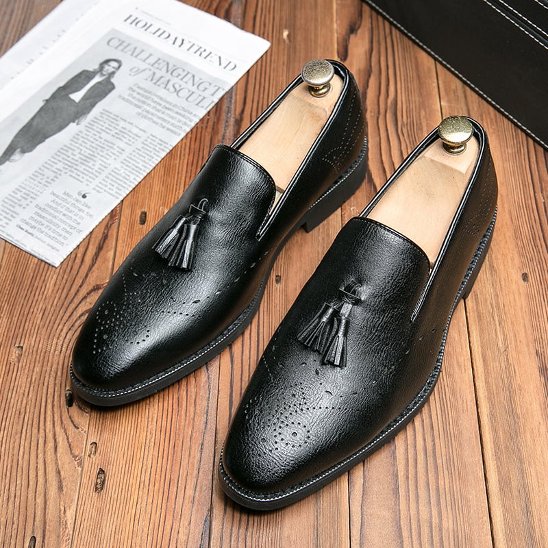 Retro Casual British Carved Tassel Leather Shoes